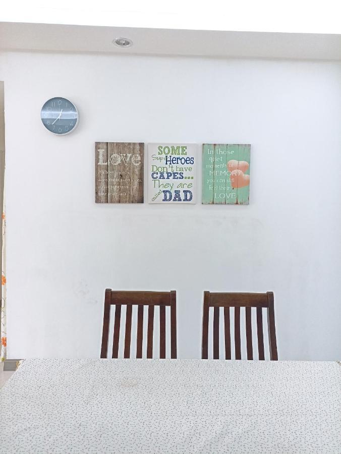 Tropika Homestay Bangi With 3 Bedrooms Kajang Exterior photo